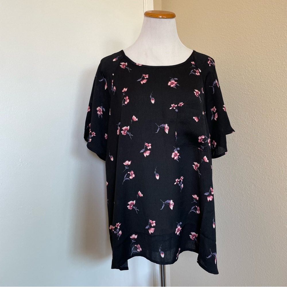 NWT Plus Size 2X Floral Black Blouse